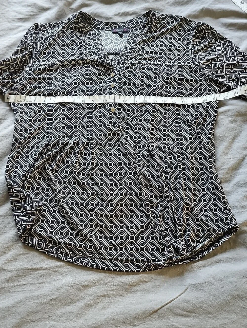 Cocomo Black & White Geometric Button-Front Blouse